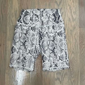 Alo snake print biker short